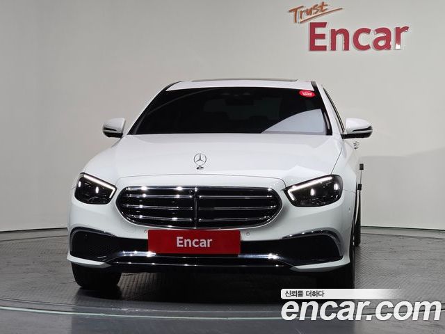 Mercedes-Benz E-Class 2023 — фото 3