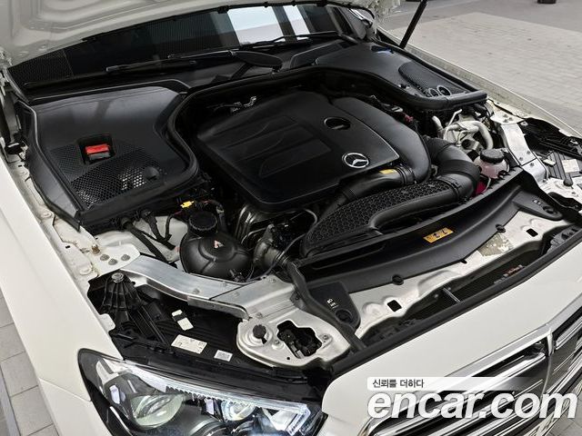 Mercedes-Benz E-Class 2023 — фото 6