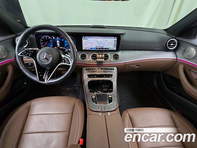 Mercedes-Benz E-Class 2023 — фото 7
