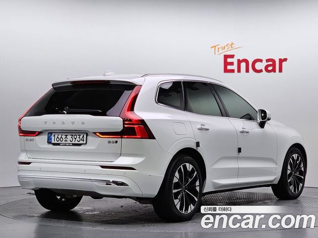 Volvo XC60 2026 — фото 2