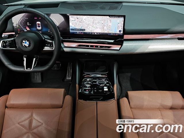 BMW 5 Series 2025 — фото 10