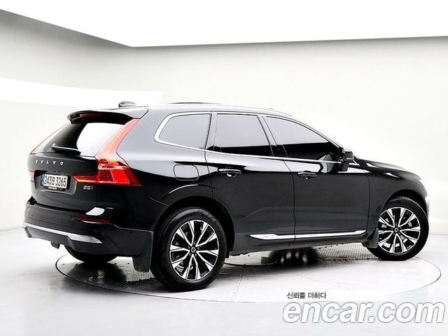 Volvo XC60 2023 — фото 4