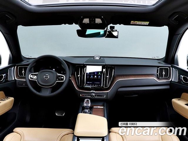 Volvo XC60 2023 — фото 8