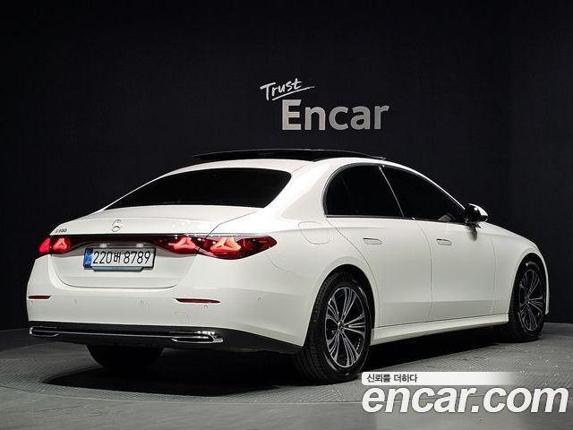 Mercedes-Benz E-Class 2025 — фото 2
