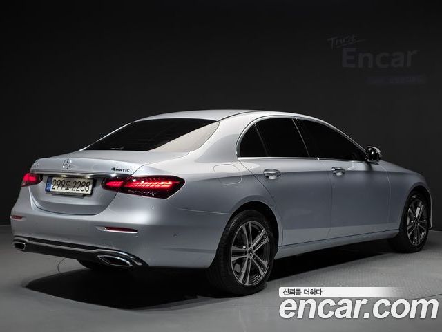 Mercedes-Benz E-Class 2022 — фото 2