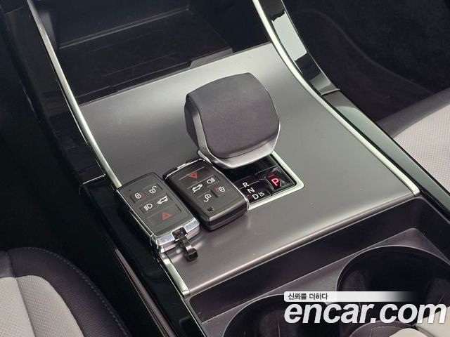 Land Rover Range Rover Evoque 2025 — фото 9