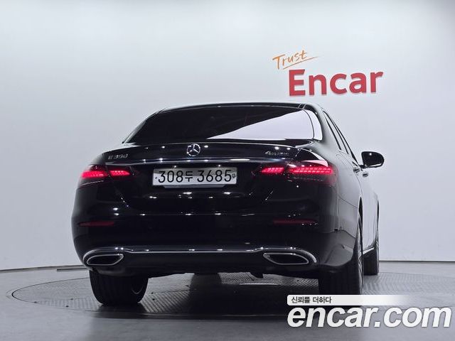 Mercedes-Benz E-Class 2023 — фото 4