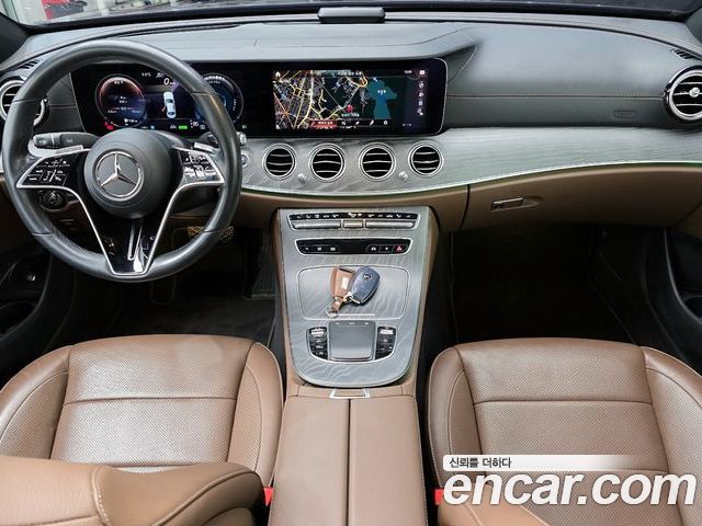 Mercedes-Benz E-Class 2023 — фото 7