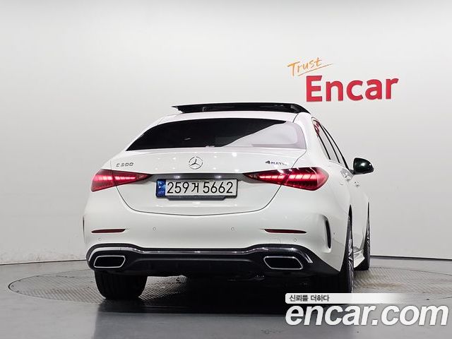 Mercedes-Benz C-Class 2023 — фото 4