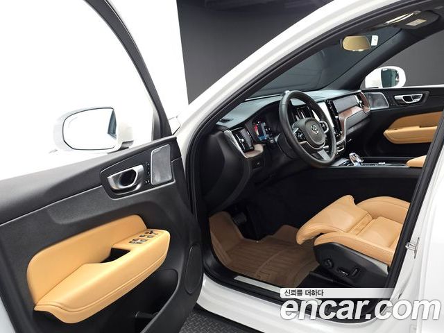 Volvo XC60 2024 — фото 10