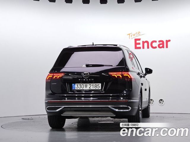 Volkswagen Tiguan 2023 — фото 4