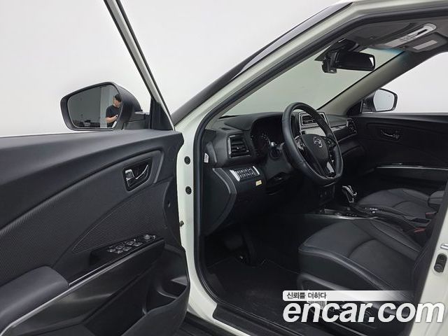 SsangYong Tivoli 2023 — фото 10