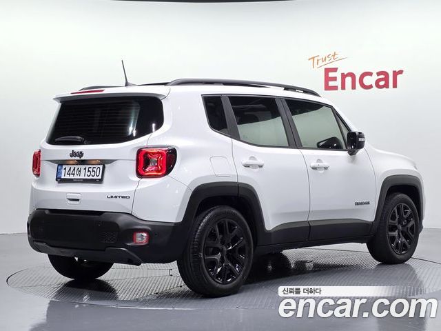 Jeep Renegade 2023 — фото 2