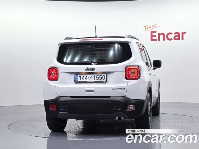 Jeep Renegade 2023 — фото 4
