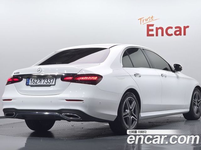 Mercedes-Benz E-Class 2023 — фото 2