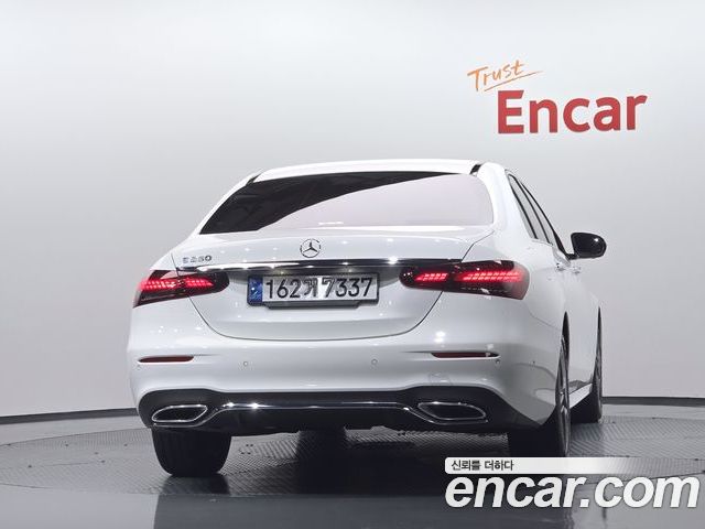 Mercedes-Benz E-Class 2023 — фото 4