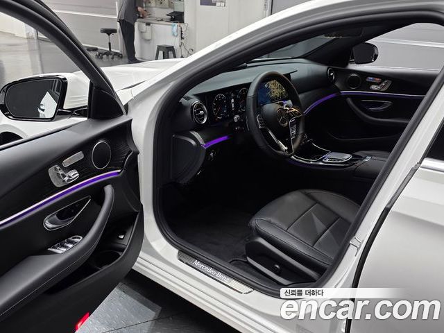 Mercedes-Benz E-Class 2023 — фото 10