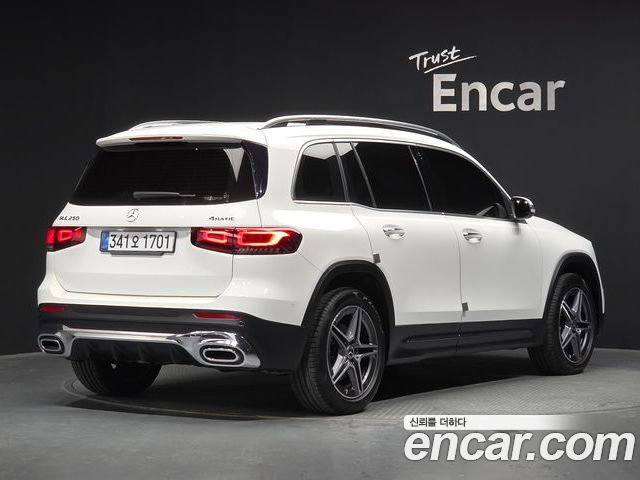 Mercedes-Benz GLB 2022 — фото 2