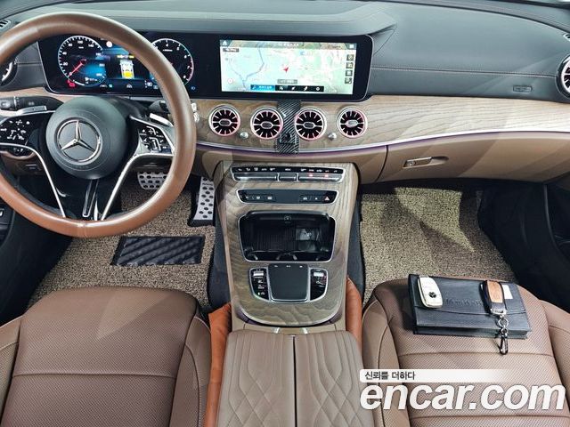 Mercedes-Benz E-Class 2023 — фото 10