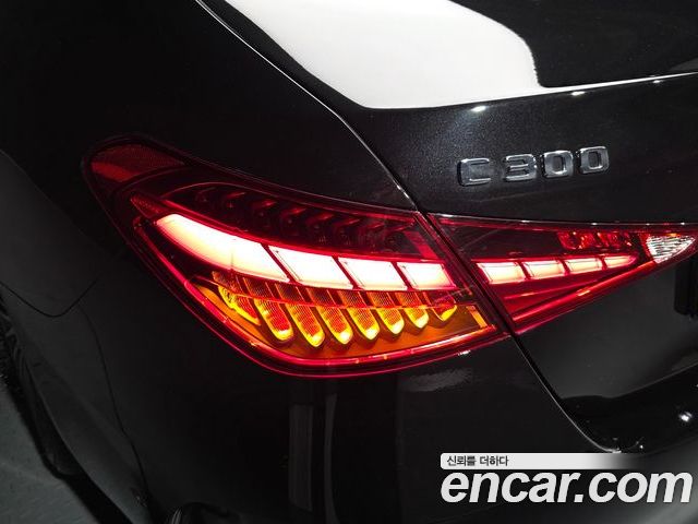 Mercedes-Benz C-Class 2023 — фото 9