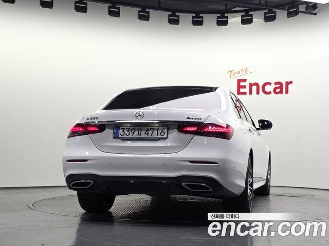 Mercedes-Benz E-Class 2023 — фото 4