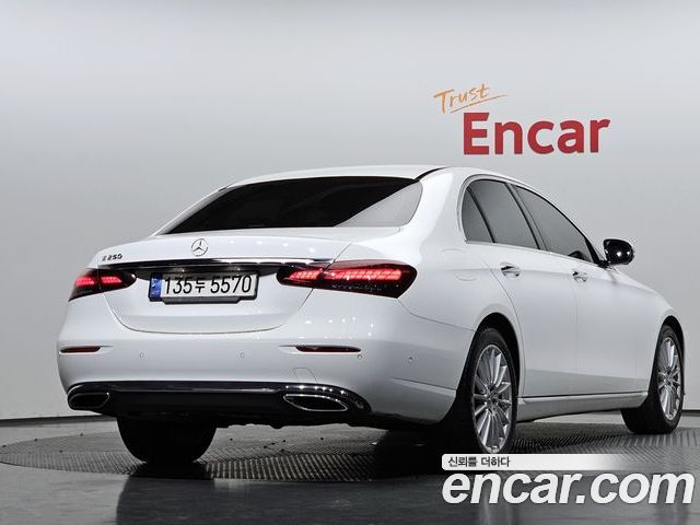 Mercedes-Benz E-Class 2022 — фото 2