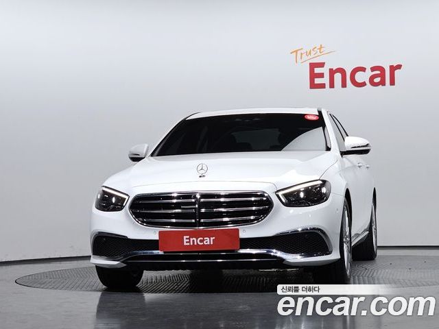 Mercedes-Benz E-Class 2022 — фото 3