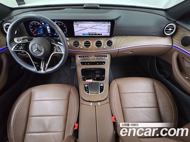Mercedes-Benz E-Class 2022 — фото 10