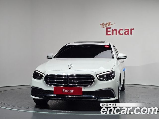 Mercedes-Benz E-Class 2022 — фото 3