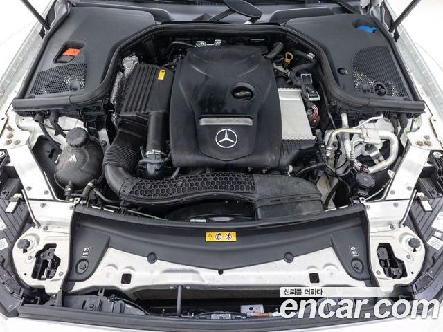 Mercedes-Benz E-Class 2023 — фото 6