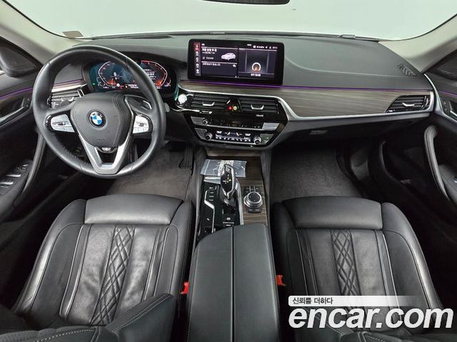 BMW 5 Series 2022 — фото 10