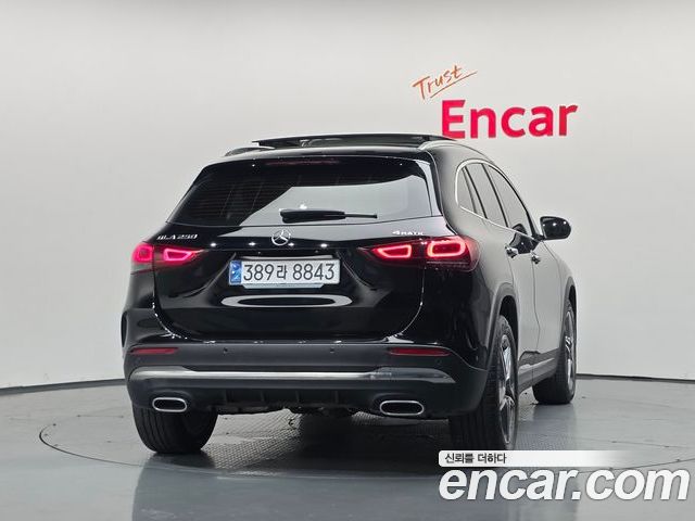 Mercedes-Benz GLA 2023 — фото 4