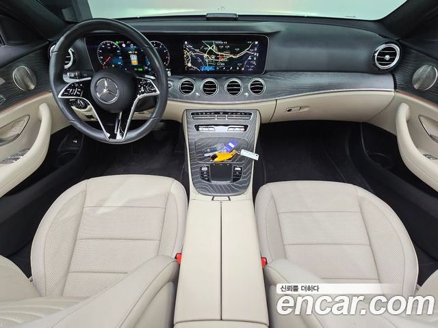 Mercedes-Benz E-Class 2023 — фото 10