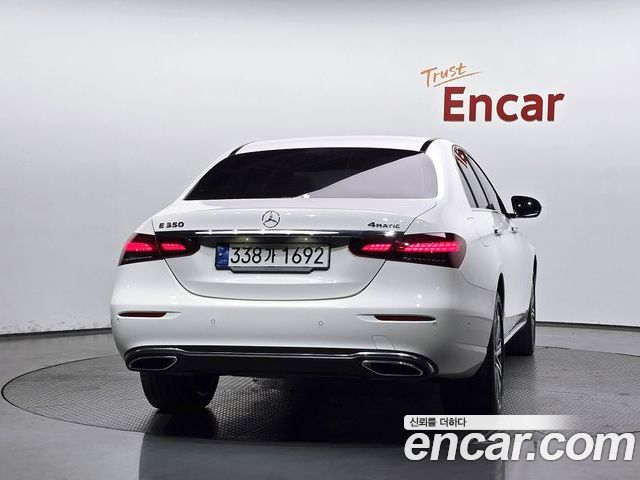 Mercedes-Benz E-Class 2023 — фото 4