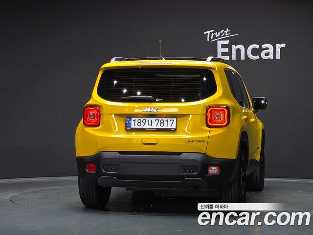 Jeep Renegade 2023 — фото 4
