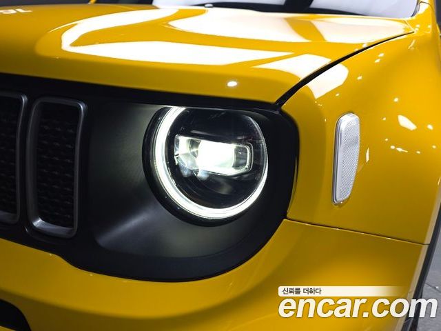 Jeep Renegade 2023 — фото 8