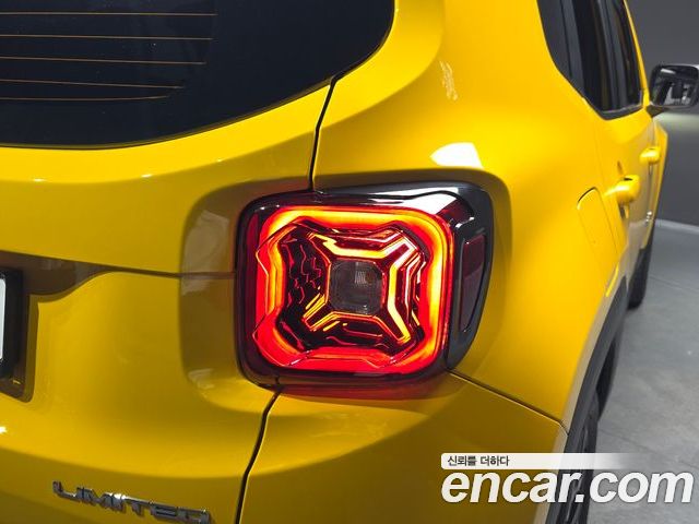Jeep Renegade 2023 — фото 9