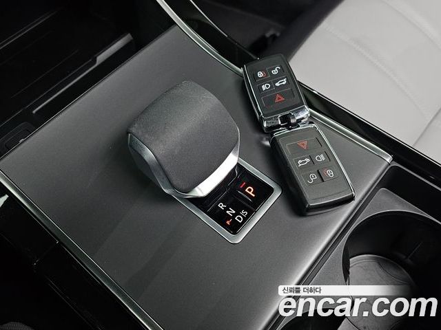 Land Rover Range Rover Evoque 2025 — фото 9