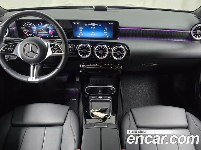 Mercedes-Benz A-Class 2024 — фото 10