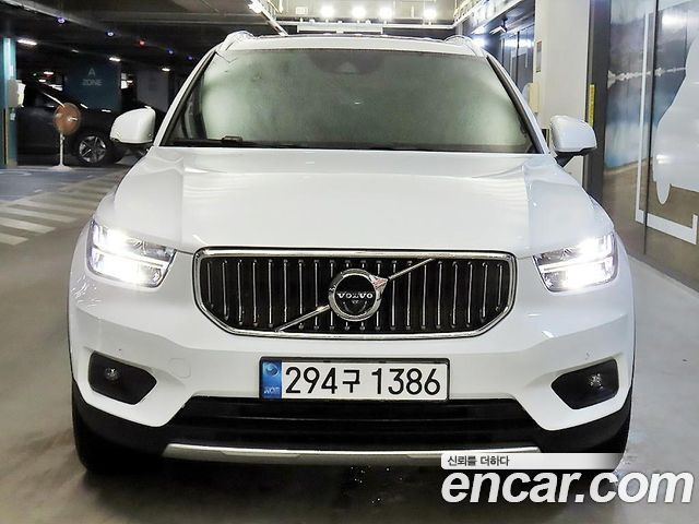 Volvo XC40 2022 — фото 2