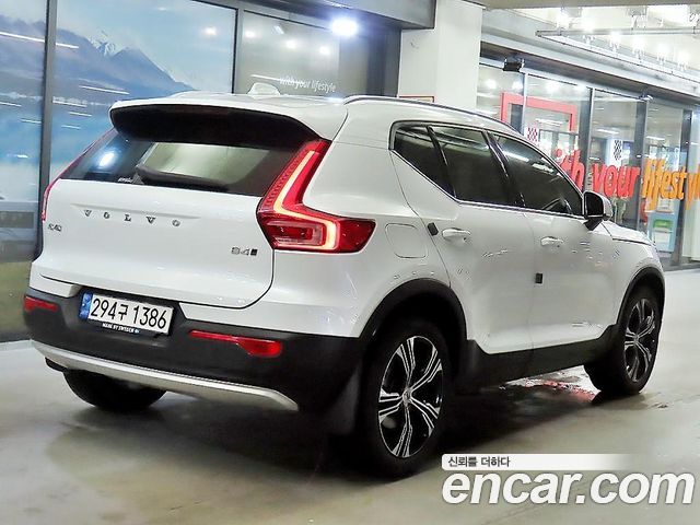 Volvo XC40 2022 — фото 4