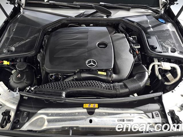 Mercedes-Benz C-Class 2023 — фото 6