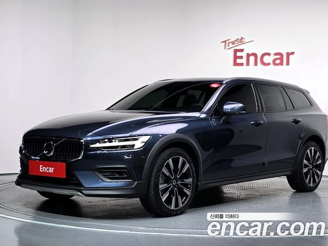 Volvo V60 2022