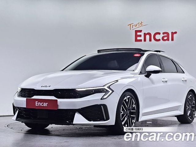 Kia K5 2025