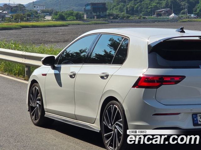 Volkswagen Golf 2024