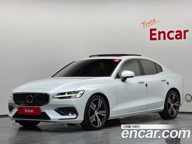 Volvo S60 2022