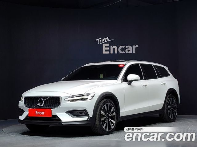 Volvo V60 2022