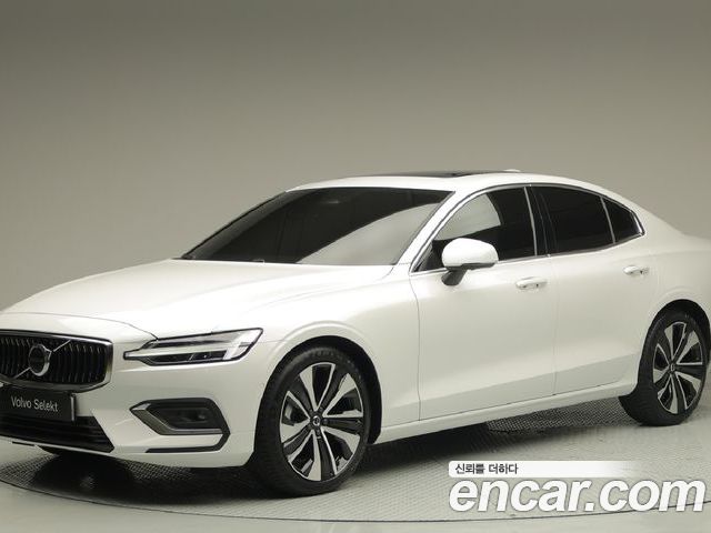 Volvo S60 2025