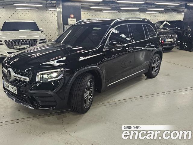 Mercedes-Benz GLB 2023