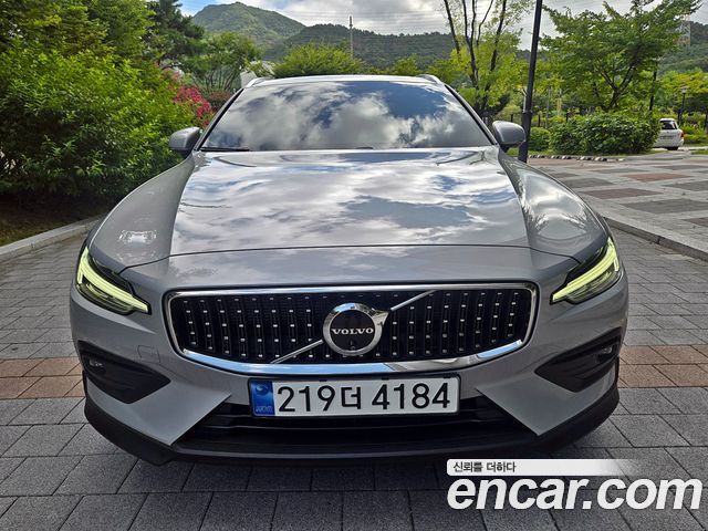 Volvo V60 2024